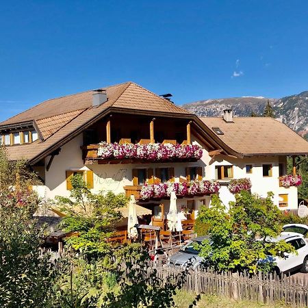 Hotel Wieslhof คอลเลปิเอตรา ภายนอก รูปภาพ