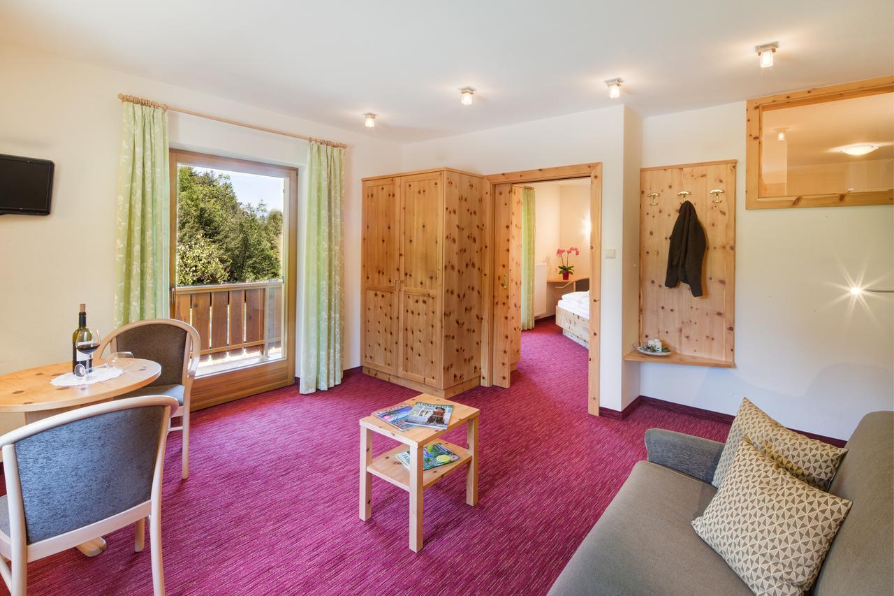 Hotel Wieslhof คอลเลปิเอตรา ภายนอก รูปภาพ