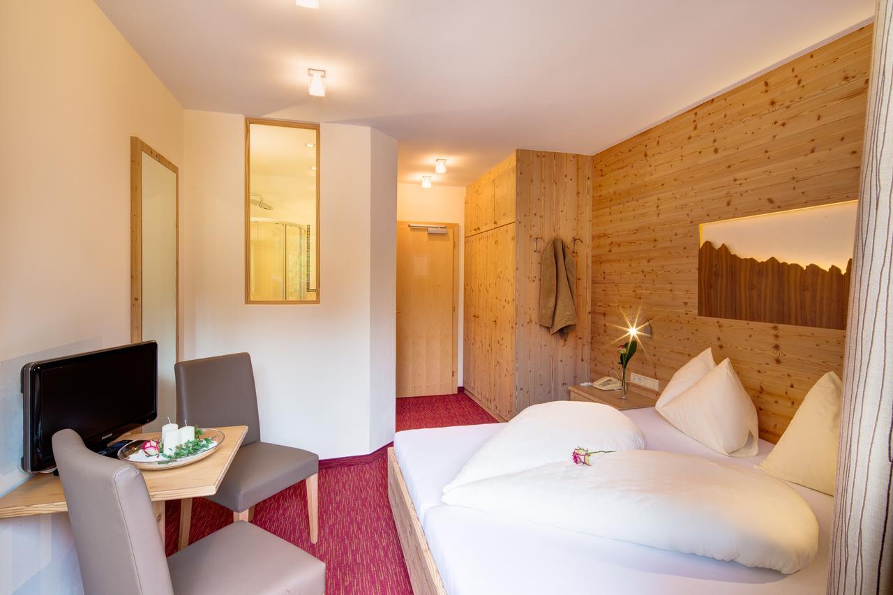 Hotel Wieslhof คอลเลปิเอตรา ภายนอก รูปภาพ