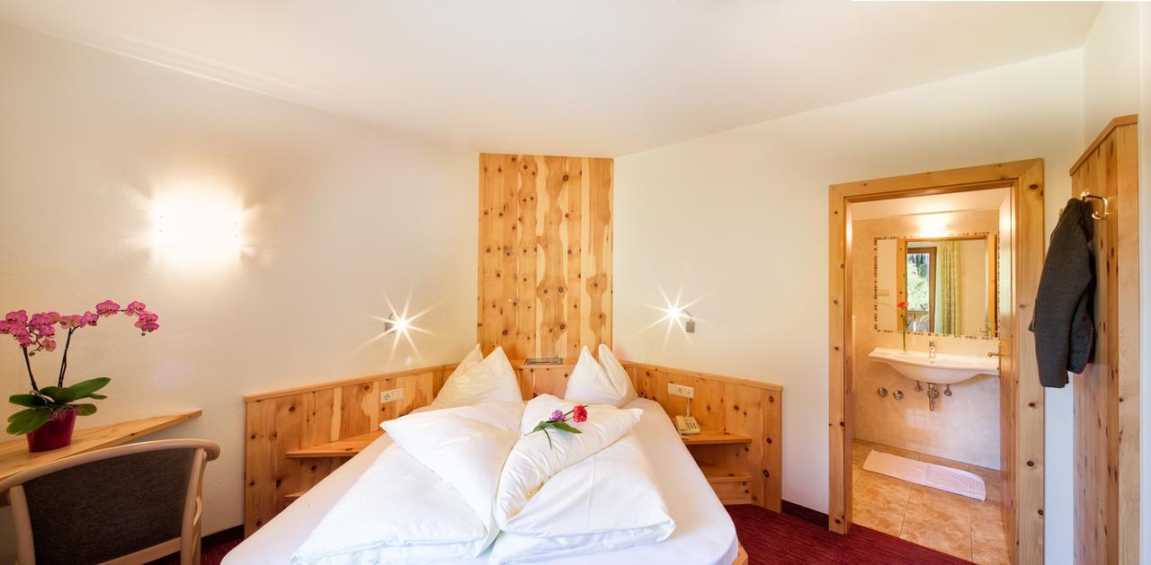 Hotel Wieslhof คอลเลปิเอตรา ภายนอก รูปภาพ