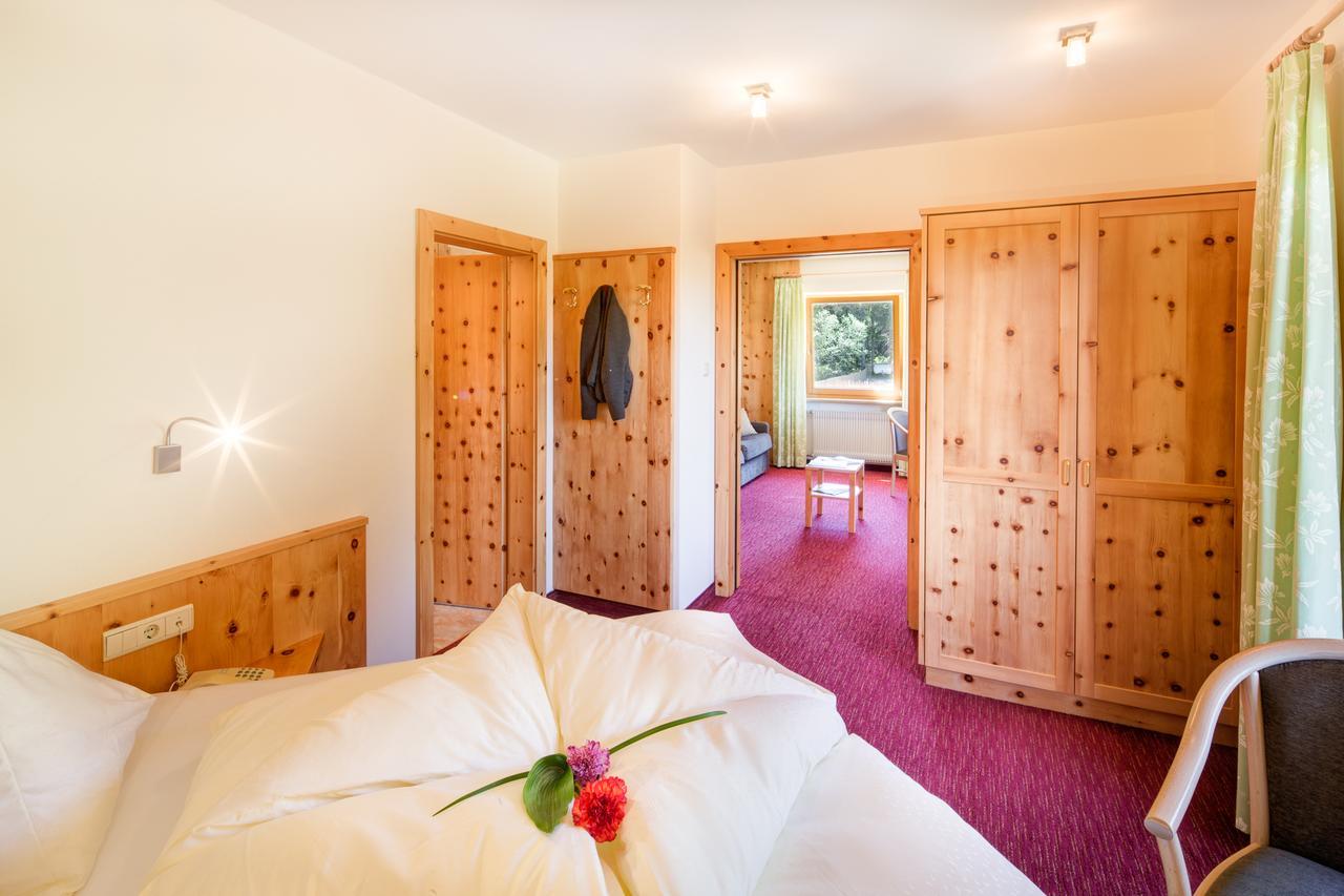 Hotel Wieslhof คอลเลปิเอตรา ภายนอก รูปภาพ