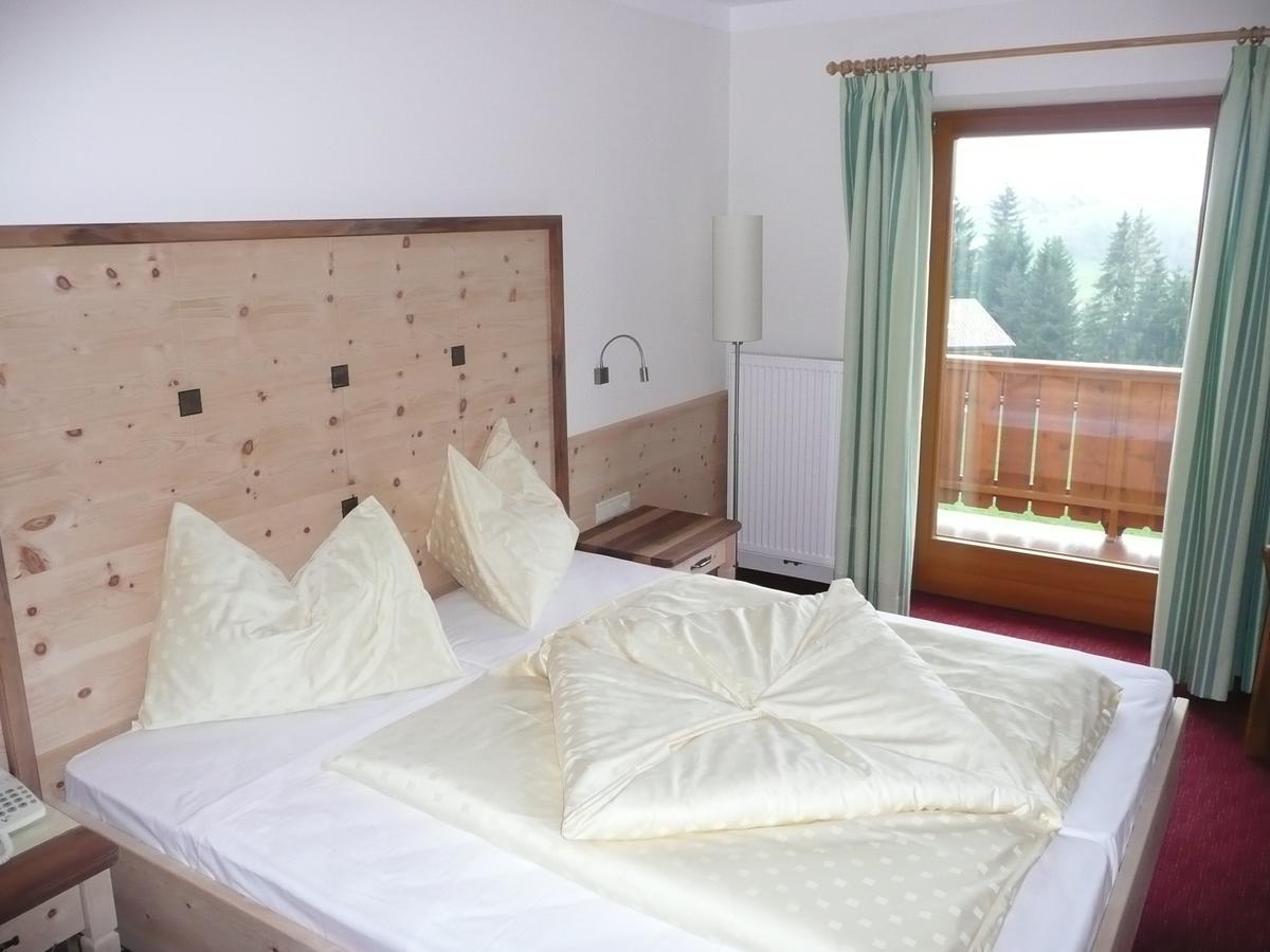 Hotel Wieslhof คอลเลปิเอตรา ภายนอก รูปภาพ
