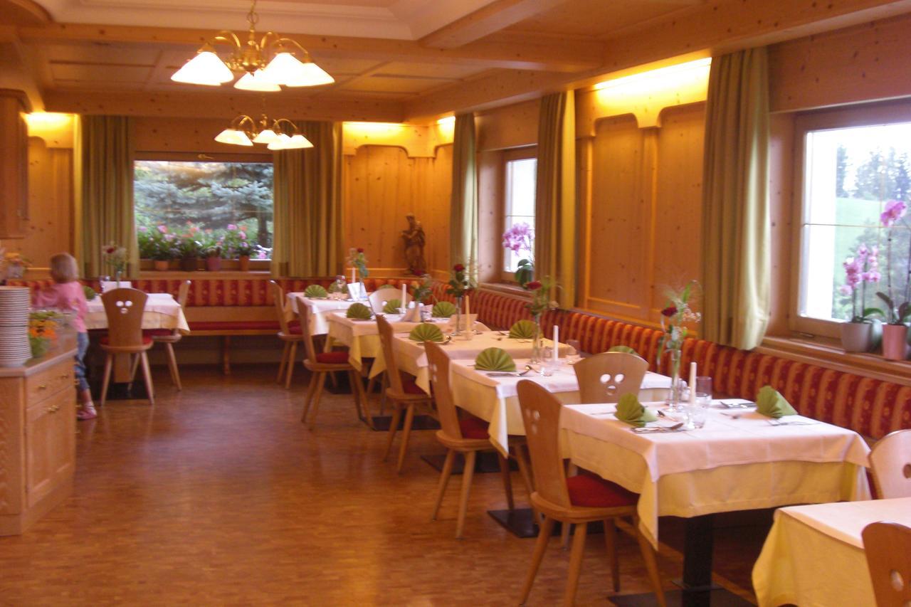 Hotel Wieslhof คอลเลปิเอตรา ภายนอก รูปภาพ
