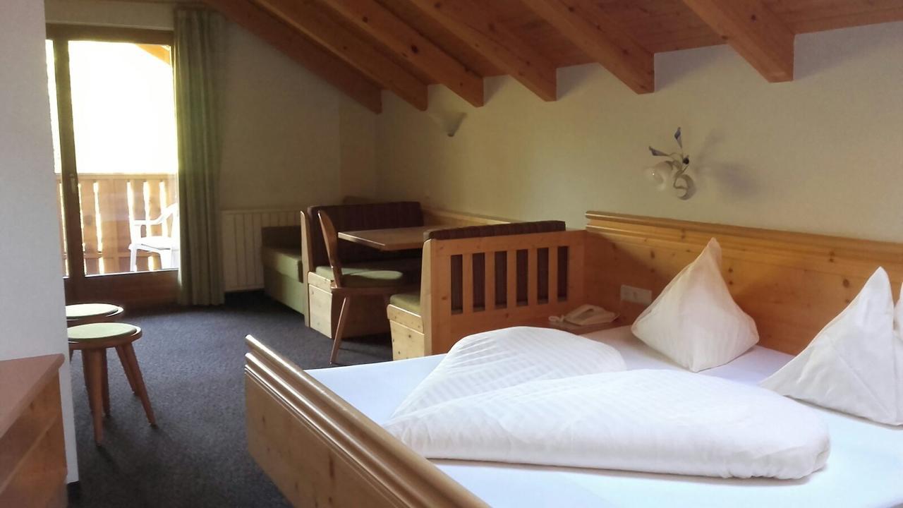 Hotel Wieslhof คอลเลปิเอตรา ภายนอก รูปภาพ