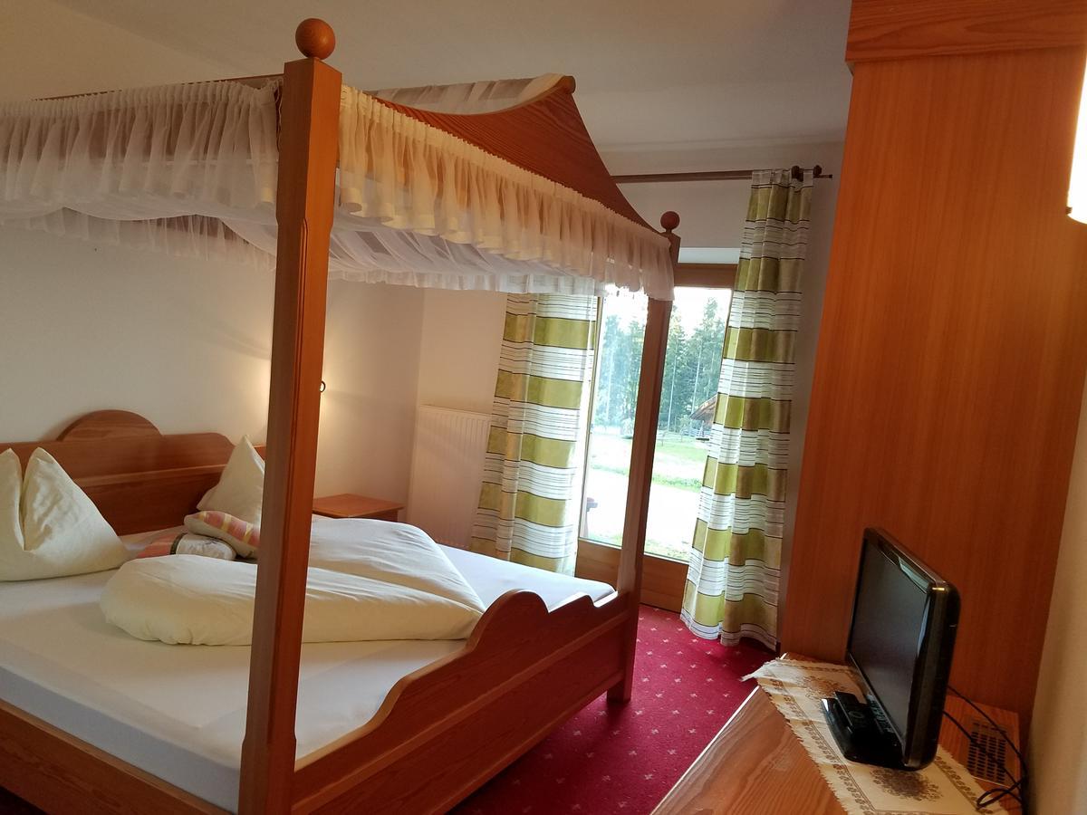 Hotel Wieslhof คอลเลปิเอตรา ภายนอก รูปภาพ